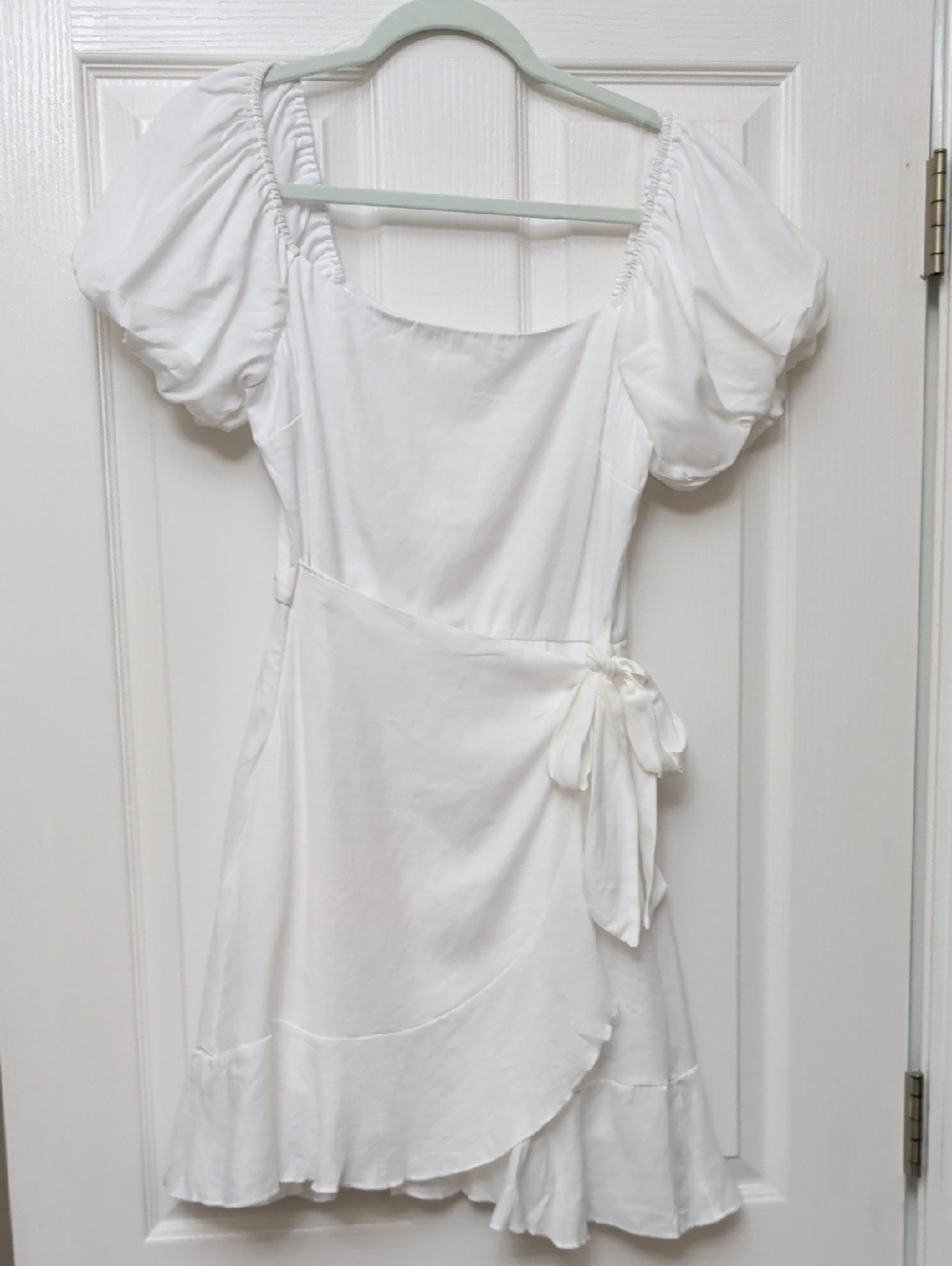 Francesca's Trixxi Mariabella Bow Waist Mini Wrap Size M White Graduation Dress